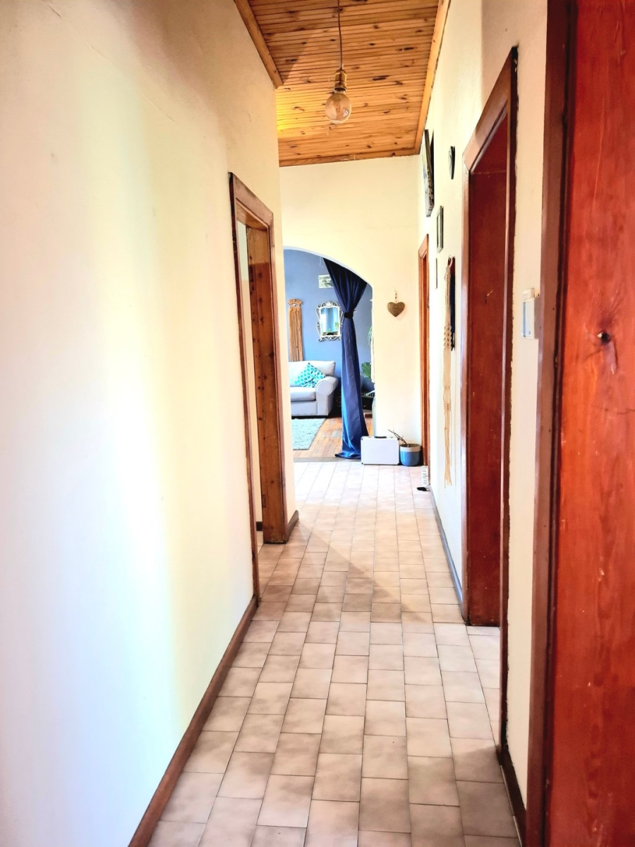 5 Bedroom Property for Sale in Oakdale Western Cape